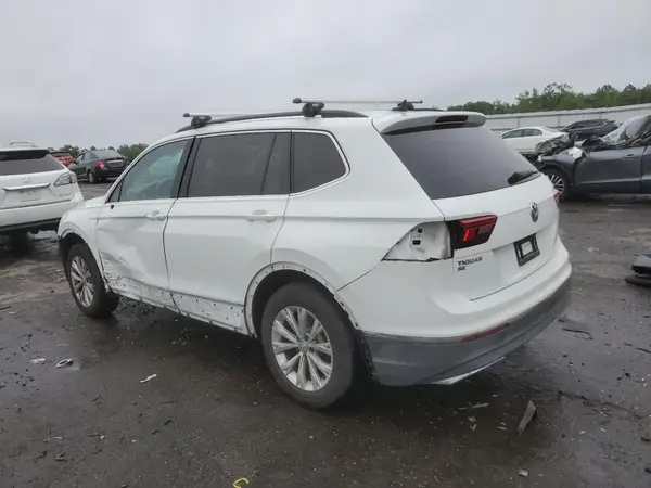 3VV3B7AX1JM090285 2018 VOLKSWAGEN TIGUAN - Image 2