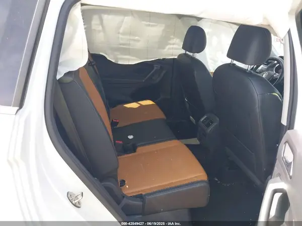 3VV3B7AX1JM095857 2018 VOLKSWAGEN TIGUAN - Image 8