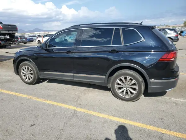 3VV3B7AX1JM101916 2018 VOLKSWAGEN TIGUAN - Image 2