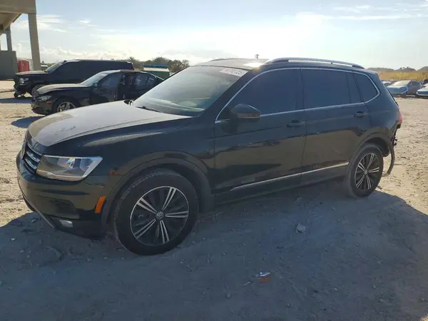3VV3B7AX1JM108123 2018 VOLKSWAGEN TIGUAN - Image 1