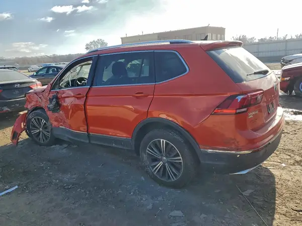 3VV3B7AX1JM127335 2018 VOLKSWAGEN TIGUAN - Image 2