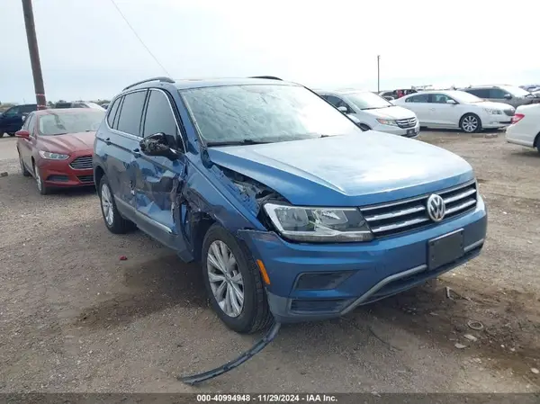 3VV3B7AX1JM176938 2018 VOLKSWAGEN TIGUAN - Image 1