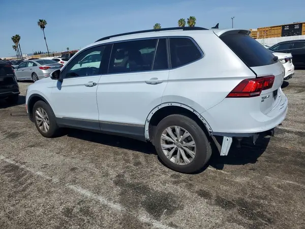 3VV3B7AX1JM213597 2018 VOLKSWAGEN TIGUAN - Image 2