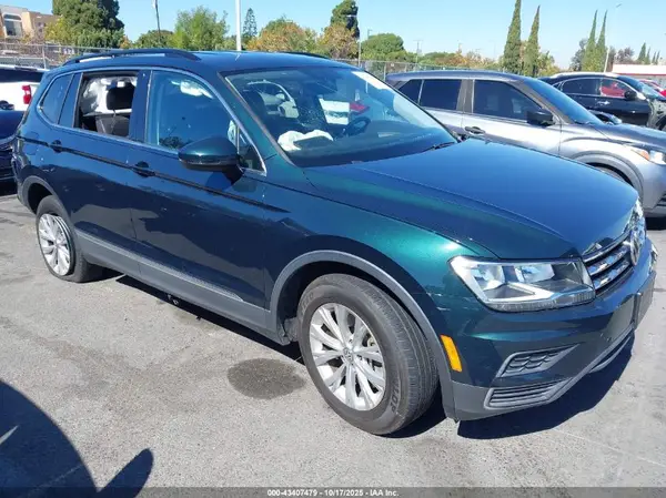 3VV3B7AX1JM213874 2018 VOLKSWAGEN TIGUAN - Image 1