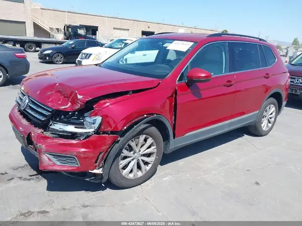 3VV3B7AX1JM214734 2018 VOLKSWAGEN TIGUAN - Image 2