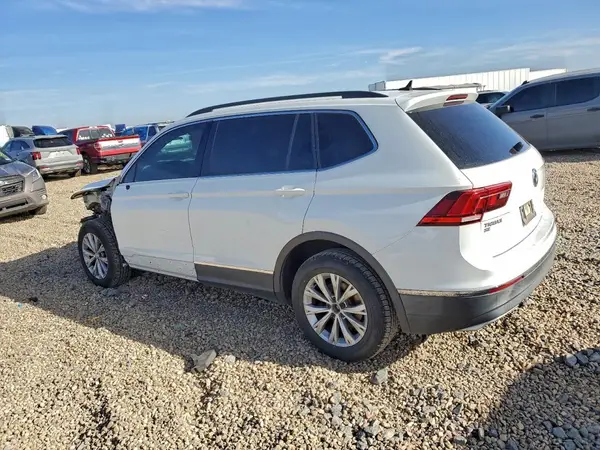 3VV3B7AX1JM216208 2018 VOLKSWAGEN TIGUAN - Image 2