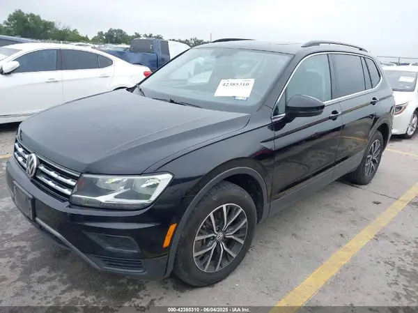 3VV3B7AX1KM183891 2019 VOLKSWAGEN TIGUAN - Image 2