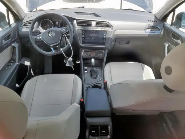 3VV3B7AX1LM005027 2020 VOLKSWAGEN TIGUAN - Image 8