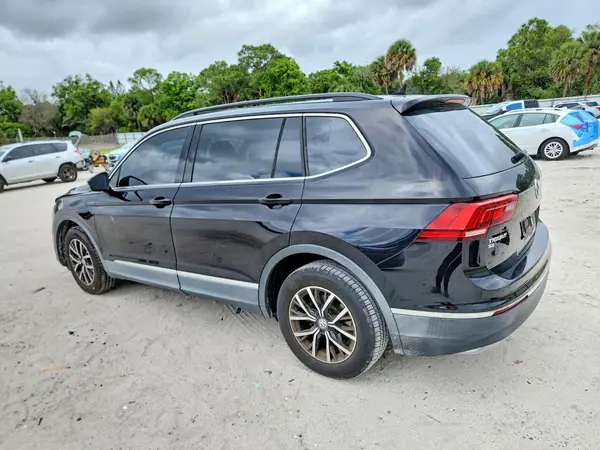 3VV3B7AX1LM022975 2020 VOLKSWAGEN TIGUAN - Image 2