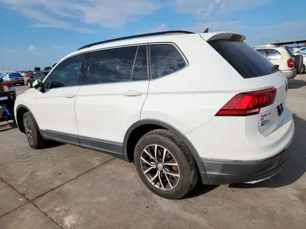 3VV3B7AX1LM045107 2020 VOLKSWAGEN TIGUAN - Image 2