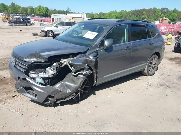 3VV3B7AX1LM081556 2020 VOLKSWAGEN TIGUAN - Image 2