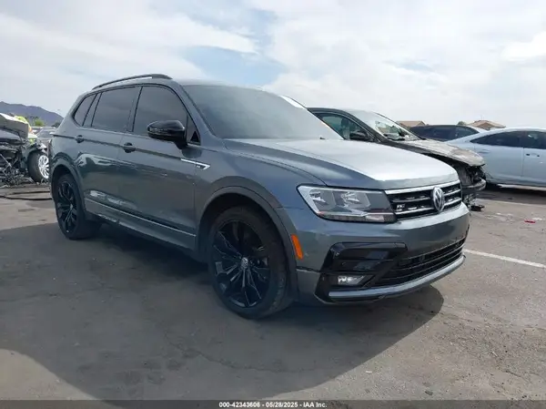 3VV3B7AX1MM020886 2021 VOLKSWAGEN TIGUAN - Image 1