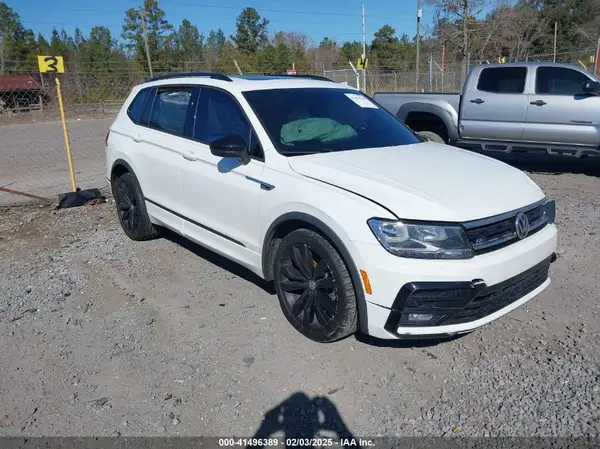 3VV3B7AX1MM069800 2021 VOLKSWAGEN TIGUAN - Image 1