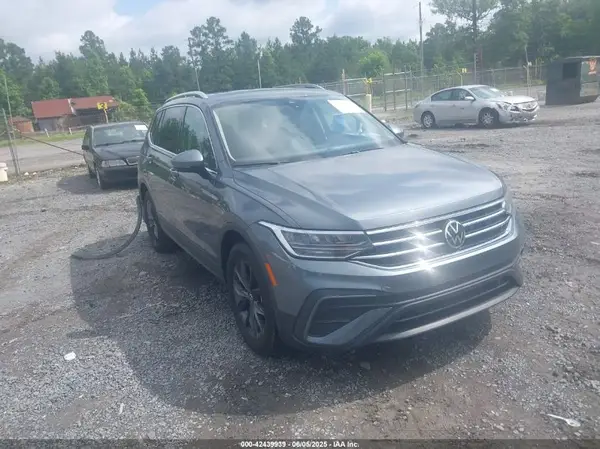 3VV3B7AX1NM040962 2022 VOLKSWAGEN TIGUAN - Image 1