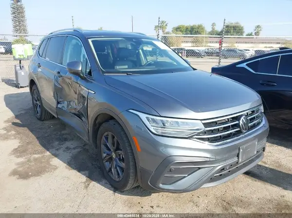 3VV3B7AX1NM070401 2022 VOLKSWAGEN TIGUAN - Image 1