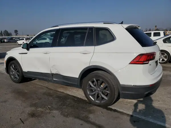 3VV3B7AX1NM094438 2022 VOLKSWAGEN TIGUAN - Image 2