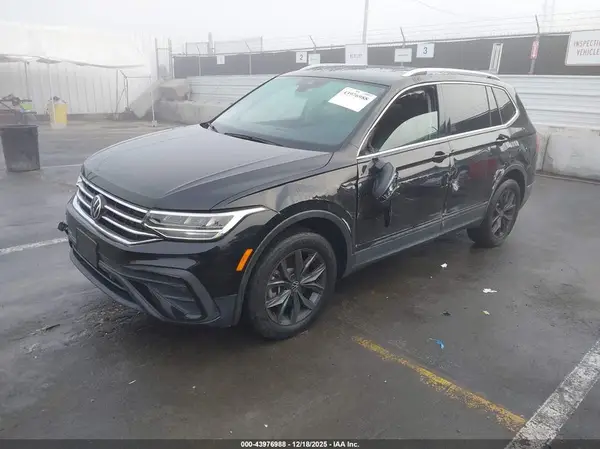 3VV3B7AX1PM108440 2023 VOLKSWAGEN TIGUAN - Image 2