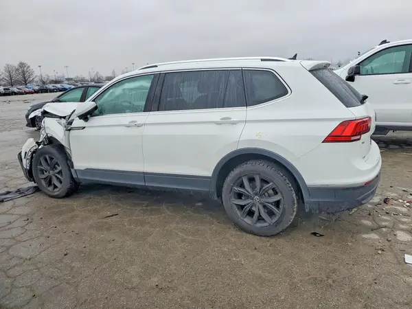 3VV3B7AX1RM043950 2024 VOLKSWAGEN TIGUAN - Image 2