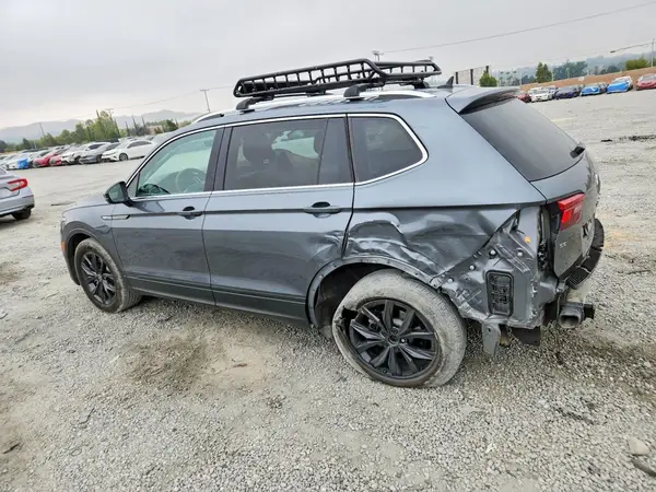 3VV3B7AX1RM061882 2024 VOLKSWAGEN TIGUAN - Image 2