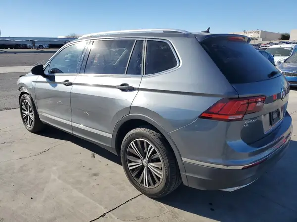 3VV3B7AX2JM002795 2018 VOLKSWAGEN TIGUAN - Image 2