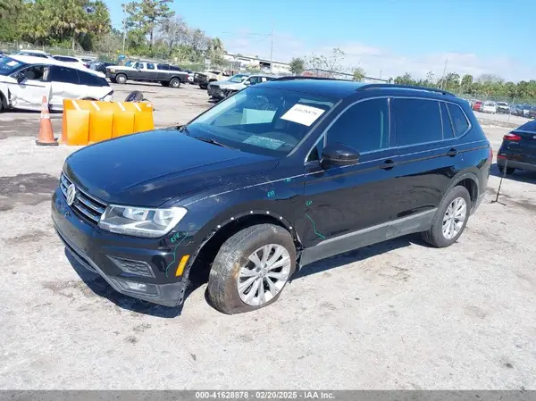 3VV3B7AX2JM006894 2018 VOLKSWAGEN TIGUAN - Image 2