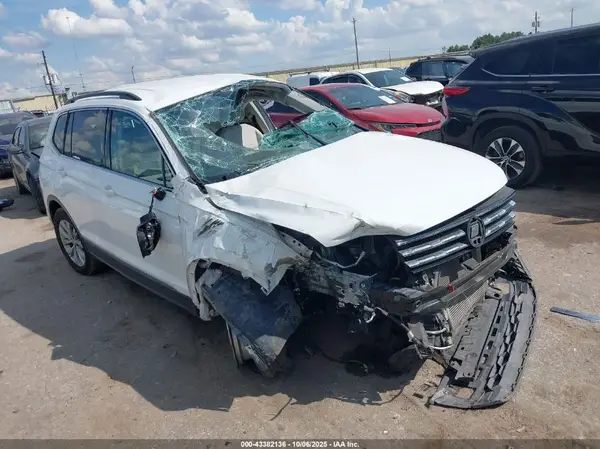 3VV3B7AX2JM007771 2018 VOLKSWAGEN TIGUAN - Image 1