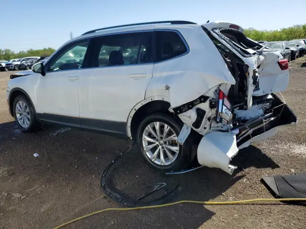 3VV3B7AX2JM024473 2018 VOLKSWAGEN TIGUAN - Image 2