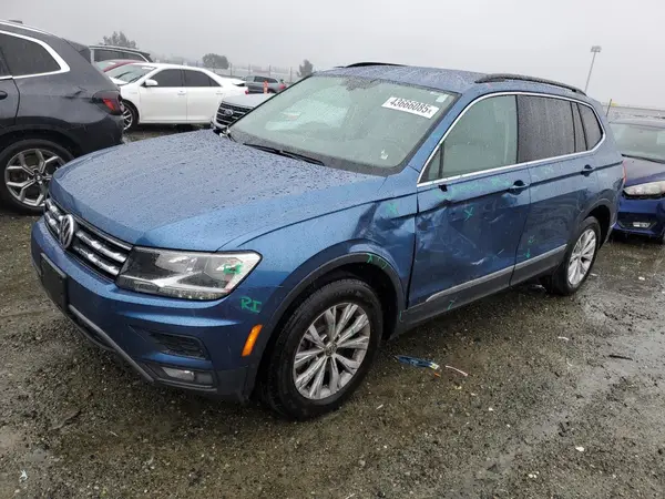 3VV3B7AX2JM033240 2018 VOLKSWAGEN TIGUAN - Image 1
