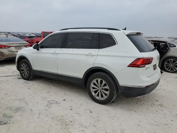 3VV3B7AX2JM039250 2018 VOLKSWAGEN TIGUAN - Image 2