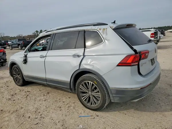 3VV3B7AX2JM040107 2018 VOLKSWAGEN TIGUAN - Image 2