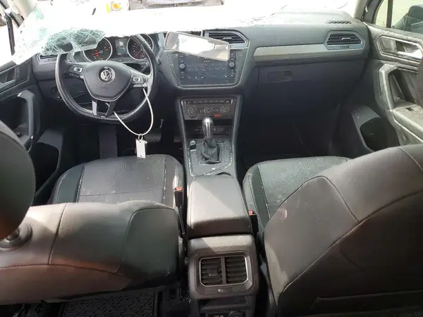 3VV3B7AX2JM040107 2018 VOLKSWAGEN TIGUAN - Image 8