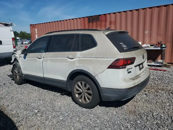 3VV3B7AX2JM053603 2018 VOLKSWAGEN TIGUAN - Image 2