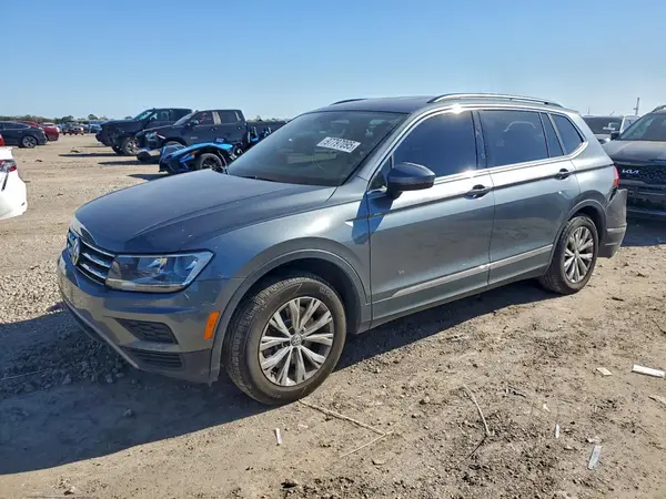 3VV3B7AX2JM070949 2018 VOLKSWAGEN TIGUAN - Image 1