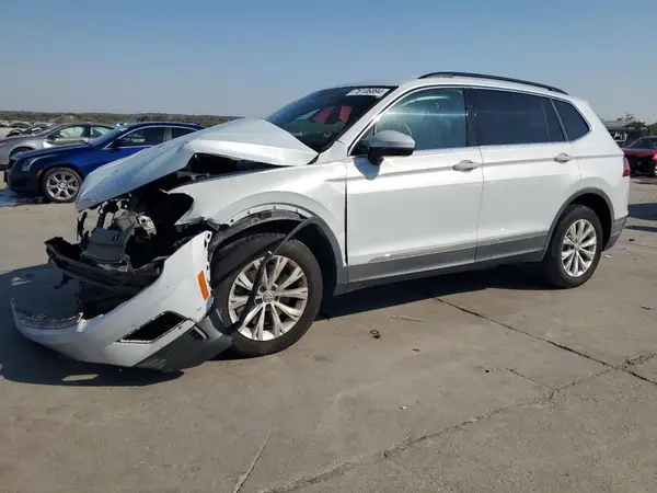 3VV3B7AX2JM078601 2018 VOLKSWAGEN TIGUAN - Image 1
