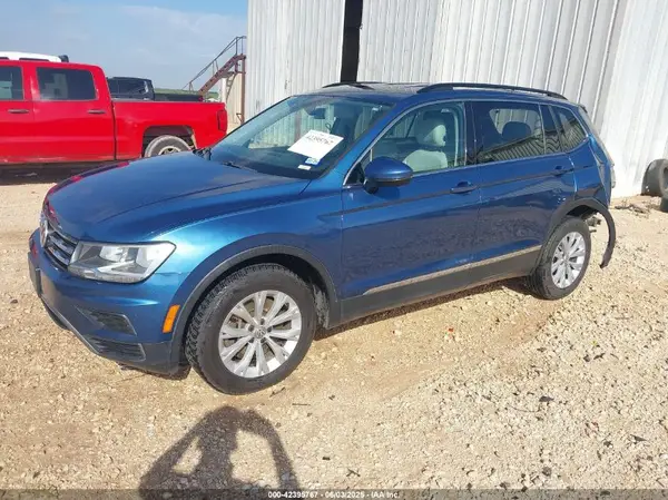 3VV3B7AX2JM091526 2018 VOLKSWAGEN TIGUAN - Image 2