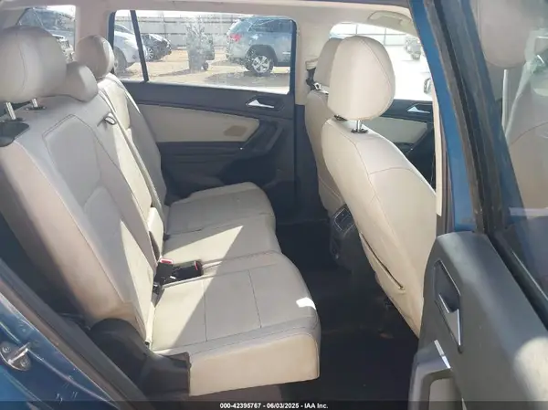 3VV3B7AX2JM091526 2018 VOLKSWAGEN TIGUAN - Image 8