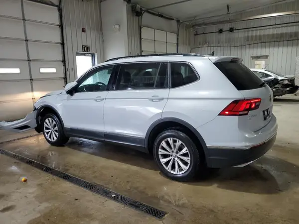 3VV3B7AX2JM094751 2018 VOLKSWAGEN TIGUAN - Image 2