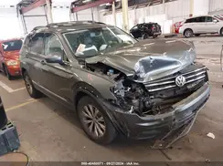 3VV3B7AX2JM137453 2018 VOLKSWAGEN TIGUAN
