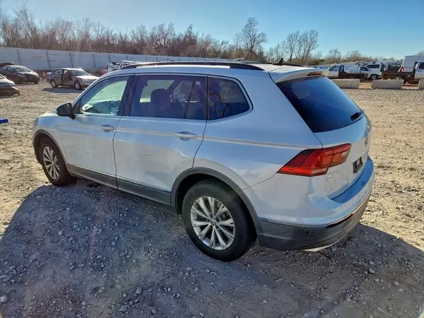 3VV3B7AX2JM149926 2018 VOLKSWAGEN TIGUAN - Image 2