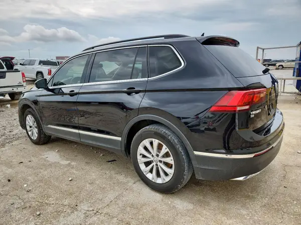 3VV3B7AX2JM182490 2018 VOLKSWAGEN TIGUAN - Image 2
