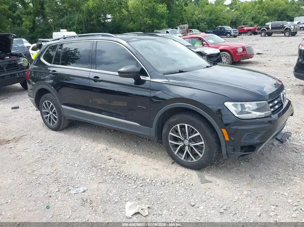 3VV3B7AX2JM188144 2018 VOLKSWAGEN TIGUAN - Image 1