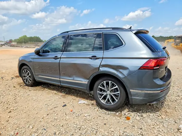 3VV3B7AX2JM204990 2018 VOLKSWAGEN TIGUAN - Image 2