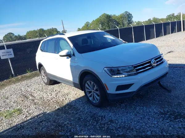 3VV3B7AX2JM211616 2018 VOLKSWAGEN TIGUAN - Image 1