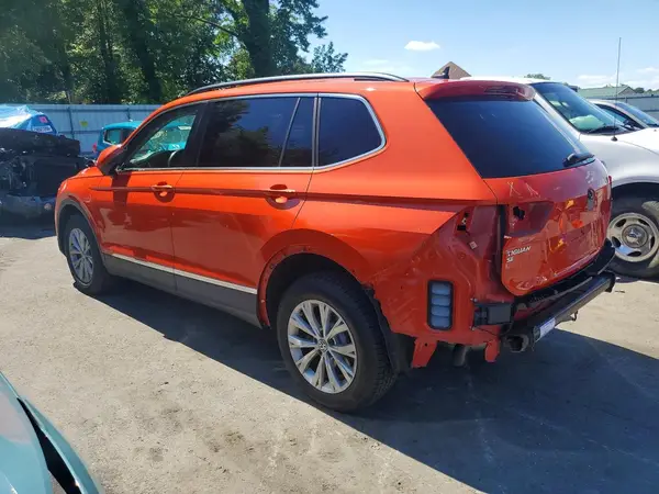 3VV3B7AX2JM213768 2018 VOLKSWAGEN TIGUAN - Image 2