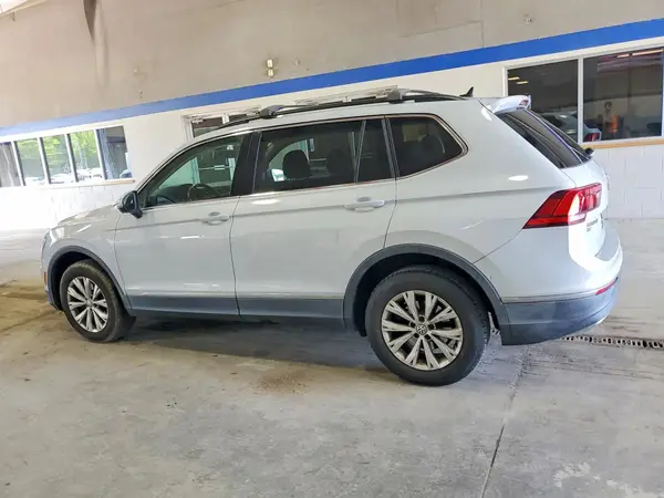 3VV3B7AX2JM214242 2018 VOLKSWAGEN TIGUAN - Image 2