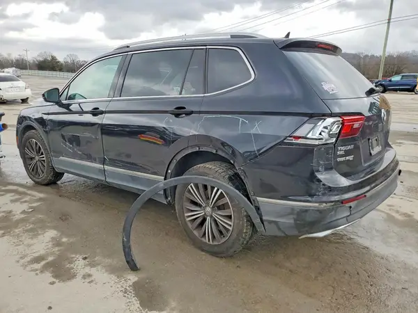 3VV3B7AX2JM219439 2018 VOLKSWAGEN TIGUAN - Image 2