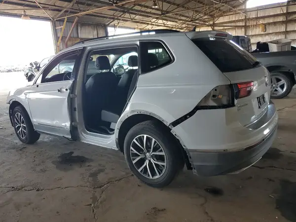 3VV3B7AX2JM221160 2018 VOLKSWAGEN TIGUAN - Image 2