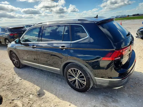 3VV3B7AX2JM221742 2018 VOLKSWAGEN TIGUAN - Image 2
