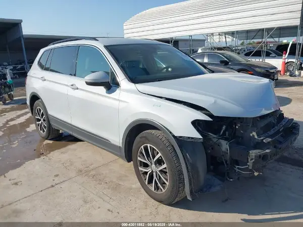 3VV3B7AX2KM028993 2019 VOLKSWAGEN TIGUAN - Image 1