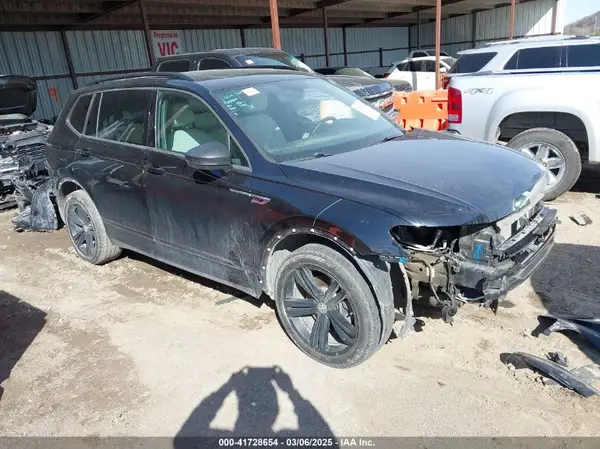 3VV3B7AX2KM075179 2019 VOLKSWAGEN TIGUAN - Image 1